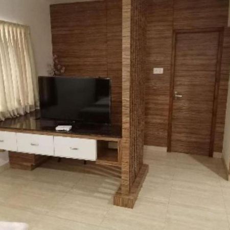 Hotel Residenza Adhikrishna Arcade à Erode Extérieur photo